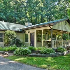Pinners Cove: Hot Tub, Fire Pit, Prime Location