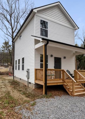 Brand new 2 bedrooms w/hot tub